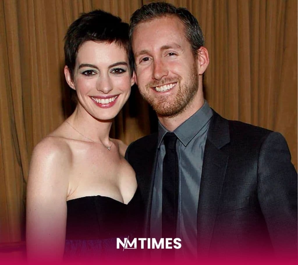 Anne Hathaway Age